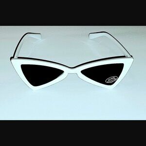 Petals & Peacocks Mod Style White Cat Eye Sunglasses NWOT